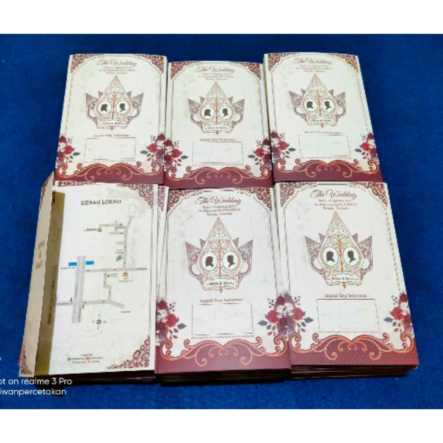 Undangan pernikahan wayang