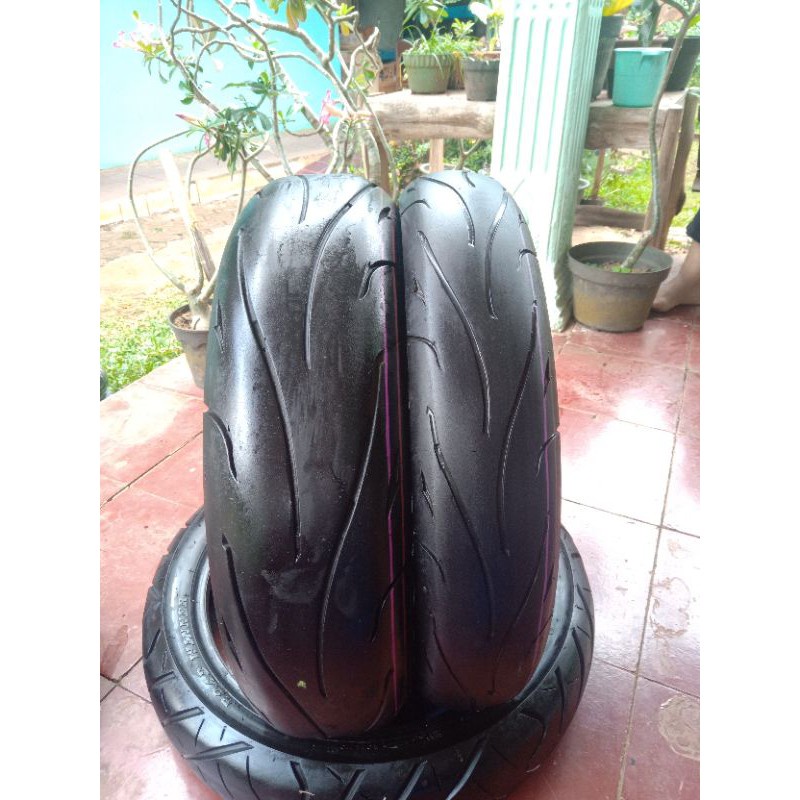 BAN ZENEOS ZN62 RING 17 SEPASANG UKURAN 110/70 DAN 130/60