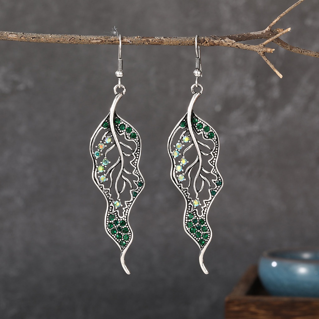Hu Hu Hu Hu Hu Alat Bantu Pasang Kacamata♡ 1 Pasang Anting Bentuk Daun Aksen Berlian Imitasi Untuk Wanita