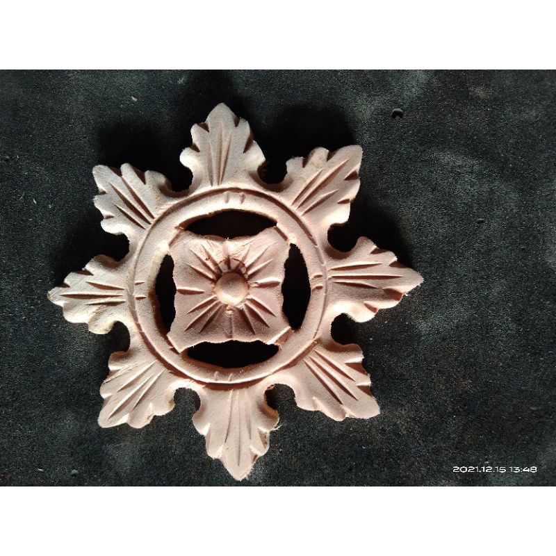 Ukiran Kayu Ornamen Tempel Model Cemara Bulat Asli Jepara