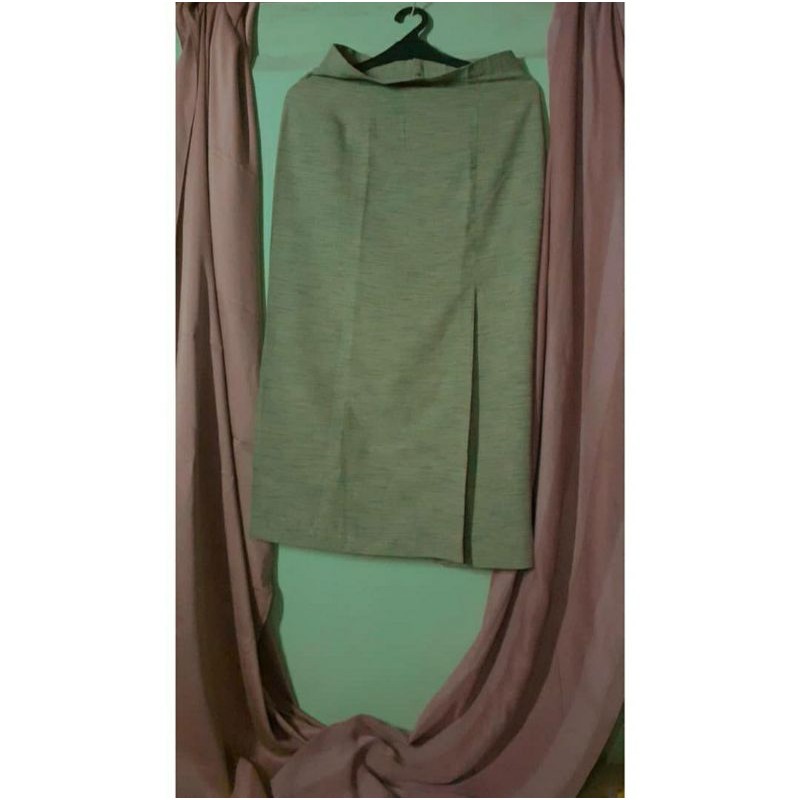 ROK KERJA PANJANG HIJAU PRELOVED/SECOND/BEKAS
