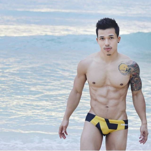 Celana renang addicted