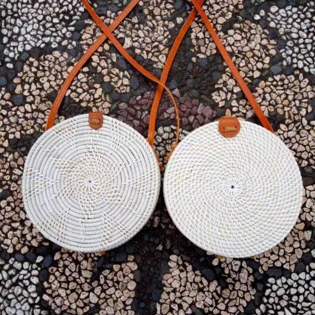 Tas rotan ate bali putih 20 cm