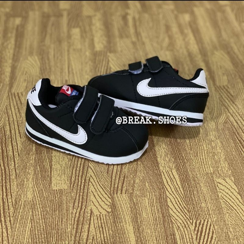 Sepatu sneakers anak nk.zoom  hitam putih perekat