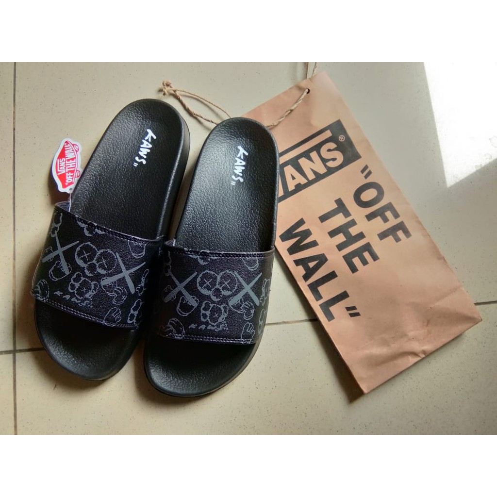 Sandal Selop Pria Wanita Sendal Distro Casual Slip On Slide Kaws X X Premium