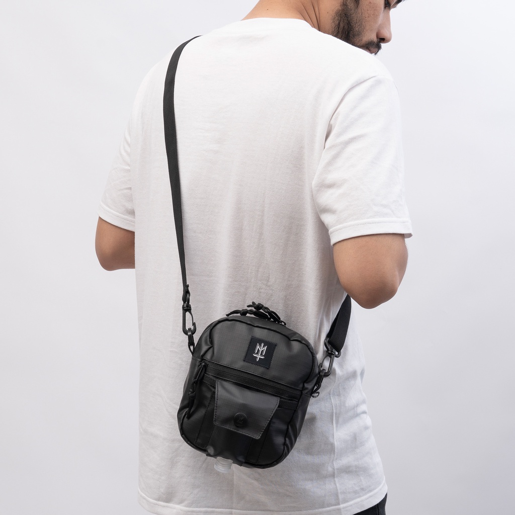 TAS SLEMPANG SLINGBAG PRIA DAN WANITA ORIGINAL MATERNAL DISASTER SERIES BORSA BLACK