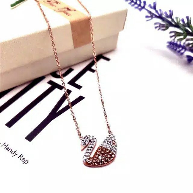 GG Kalung Swan Mix Swaroski Titanium #KL-109C