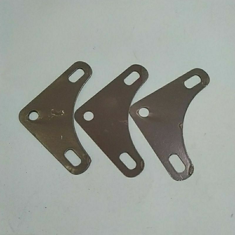 Plat siku lubang tebal 0.6 mm hrg 1 pc/plat siku rak barang hrg 1 pc/siku lubang/lobang.plat penyanggah rak siku/siku segitiga,hrg 1pc