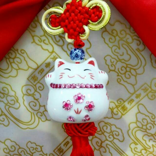 Gantungan Lucky cat /gantungan manekineko/ neko /souvenir /hiasan mobil / dekor /hadiah