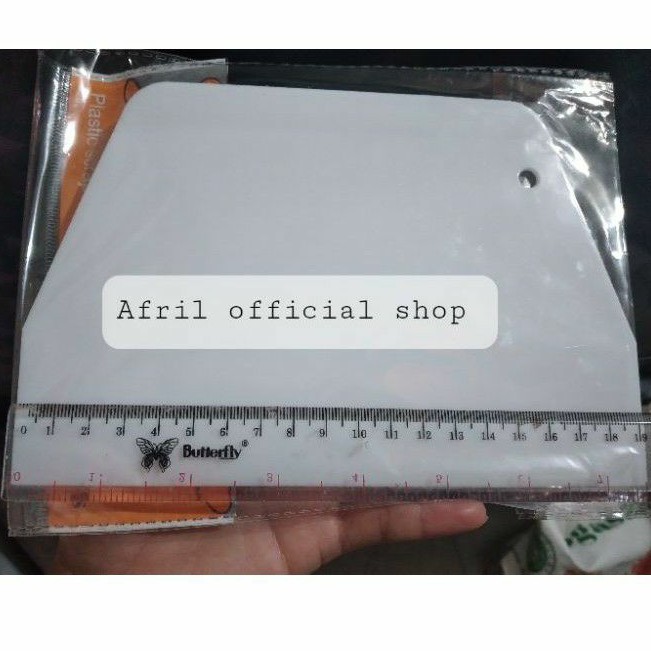 

[MAREM] PEMOTONG ADONAN ROTI PLASTIK TEBAL KUAT SCRAPER BESAR 19CM PLASTIC SCRAPER BAKING TOOLS
