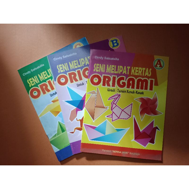 

Buku seni melipat kertas origami TK