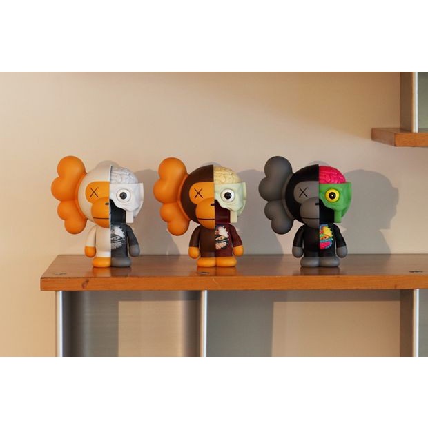Action Figure Kaws X Milo Organ - Hitam