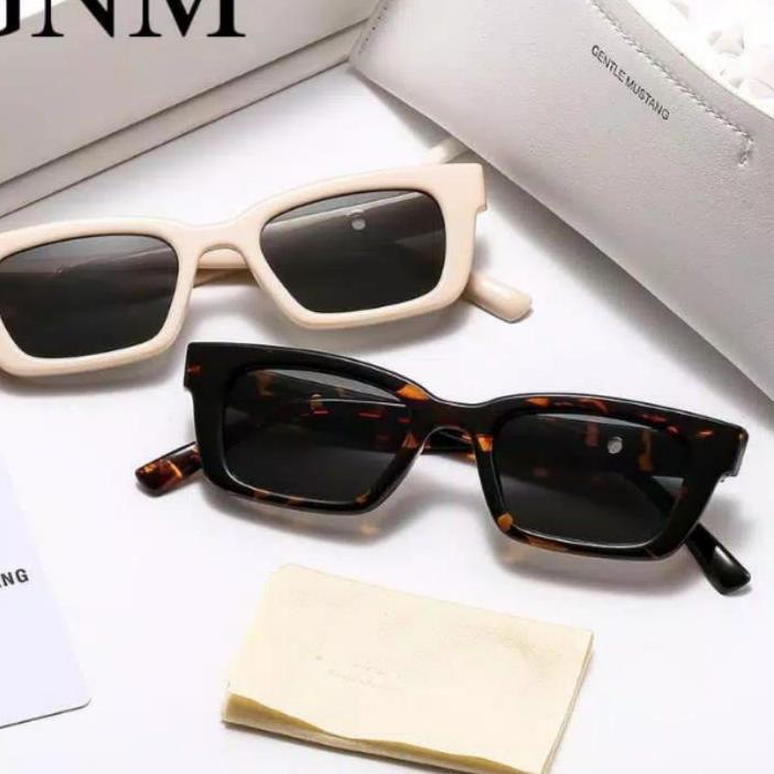 Kacamata Hitam UvSunglasse/ Kacamata Hitam Korea Persegi Panjang