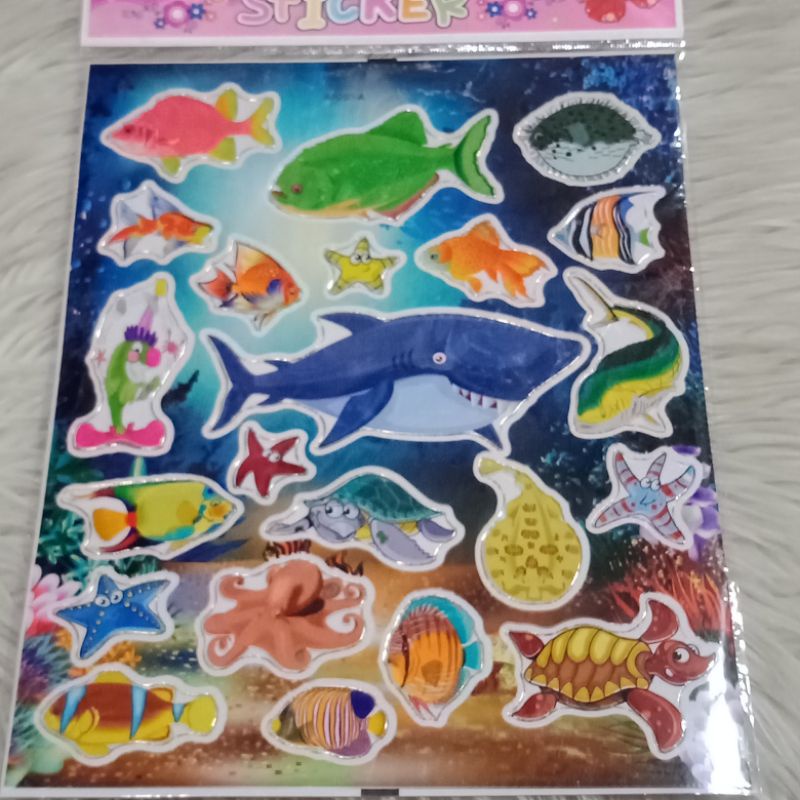 

stiker karakter ikan laut