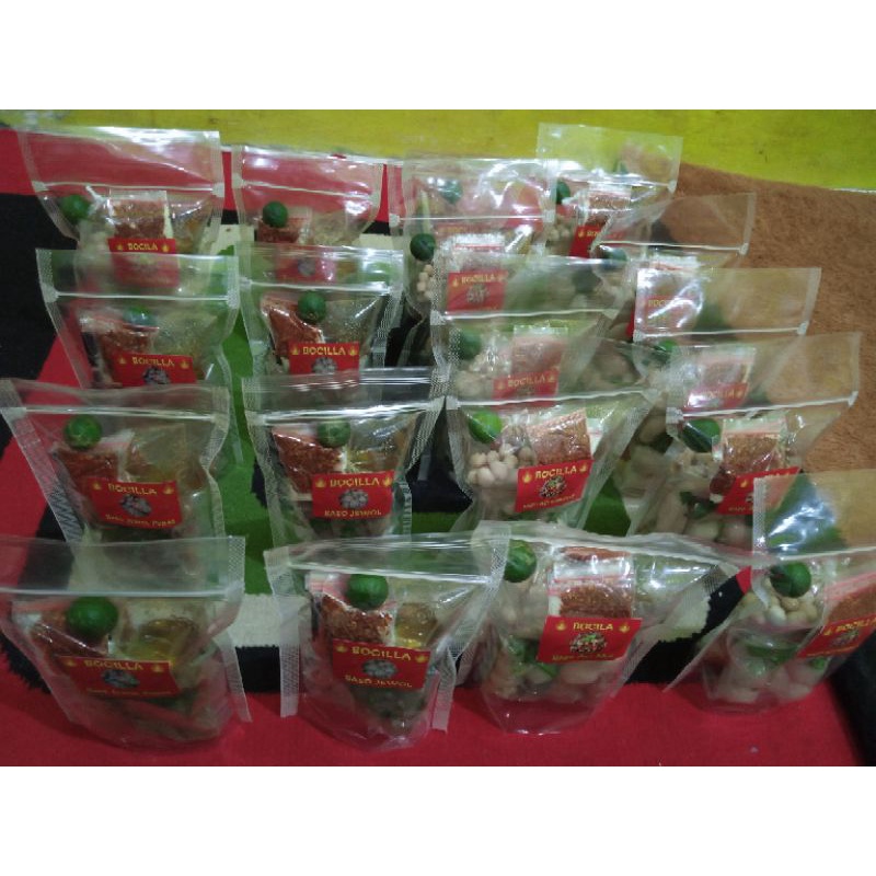 

cilok / Baso aci tulang rangu / bacitul / cirawang