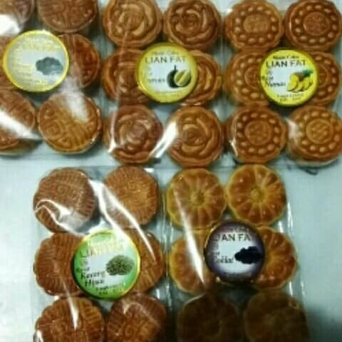 

Moon cake lianfat