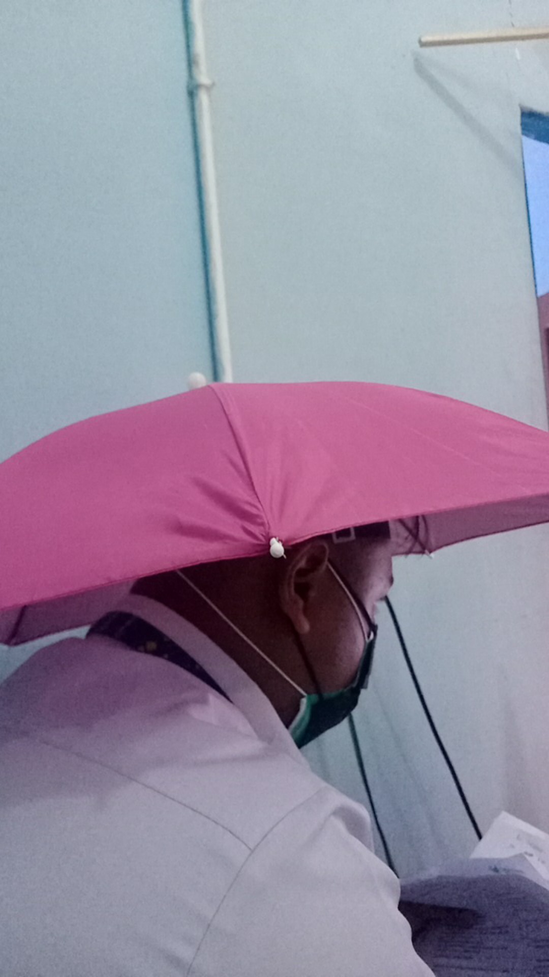 Payung Topi Dewasa / Payung Mancing / Payung Kepala