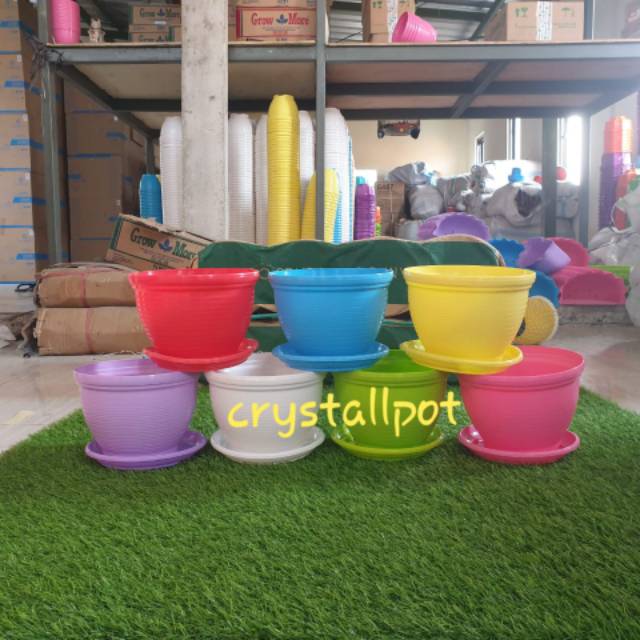 Pot bunga lebah warna warni 18cm + tatakan bawah