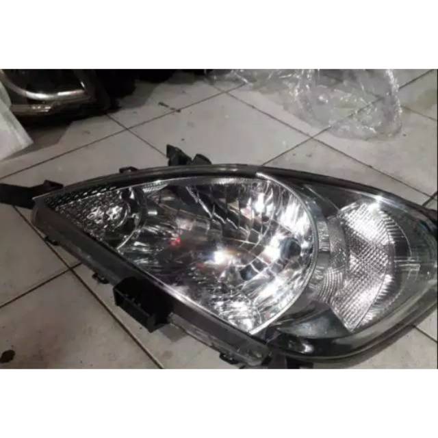 Headlamp Toyota Innova 2005-2010