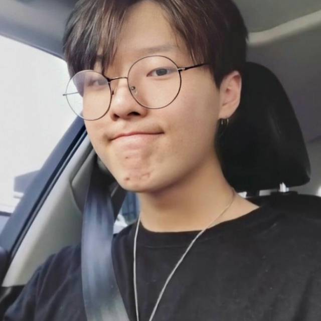 theresiayanik9306