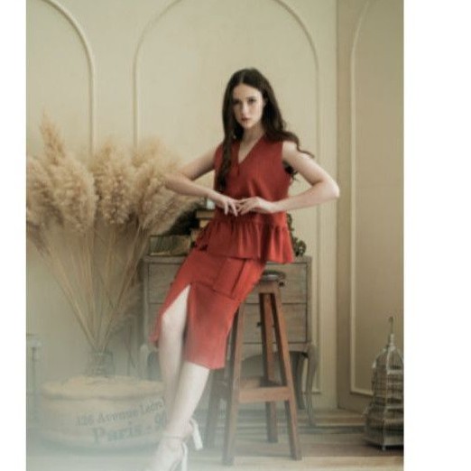 Maven Bianc in Pomegranate Preloved