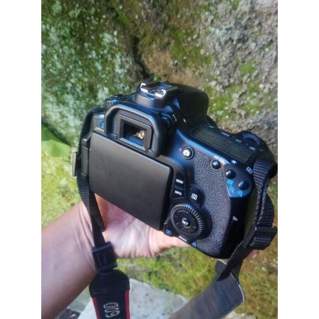 Kamera Canon 60d lensa fix Canon 50mm is 2 fullbox