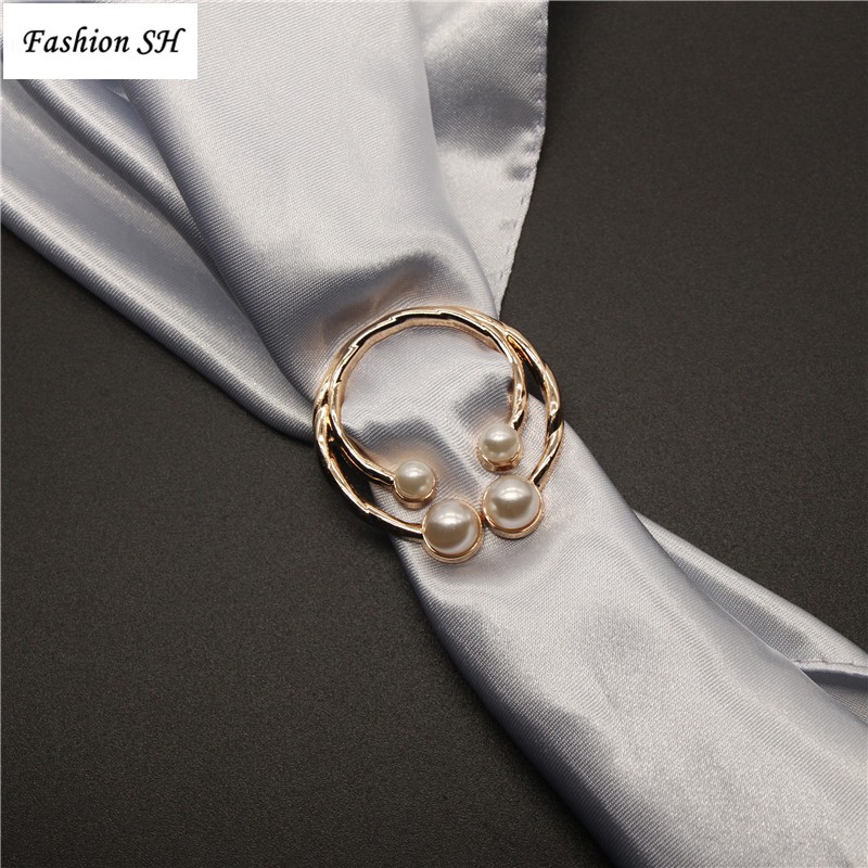 Ring Holder Scarf/Syal Desain Salib Hias Kristal Bahan Alloy Kualitas Tinggi Untuk Wanita M40163