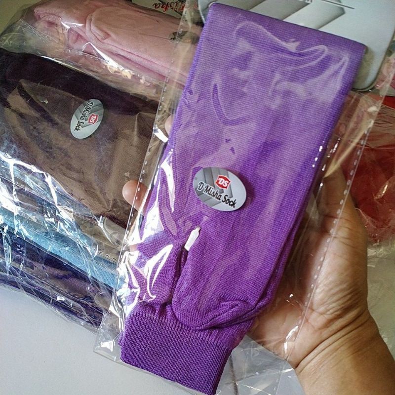 Kaos kaki jempol-Ungu muda