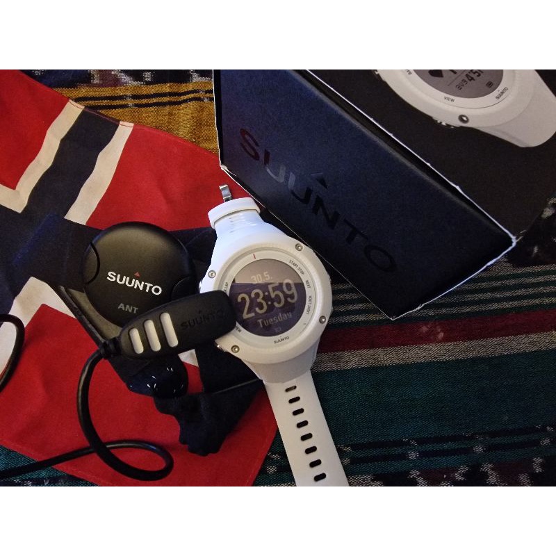 READY INDONESIA NOW SUUNTO AMBIT 2 R White LENGKAP MULUS OTW INDONESIA(BOOKEDandreas)