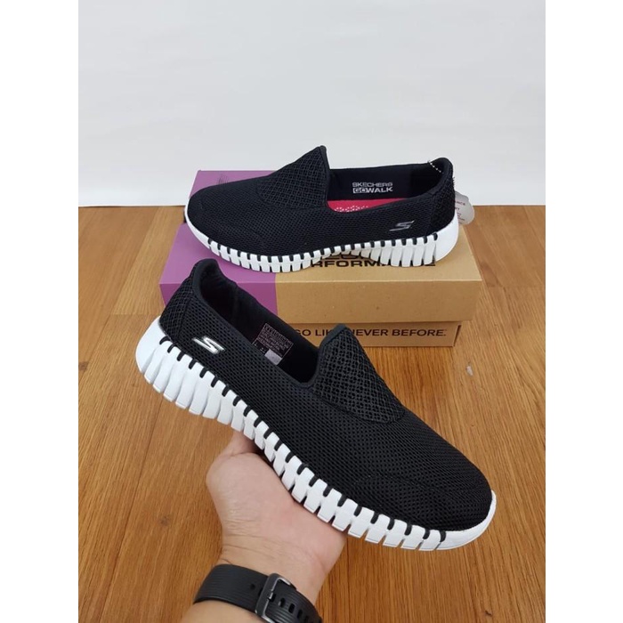 New Skechers Go Walk Smart For Women