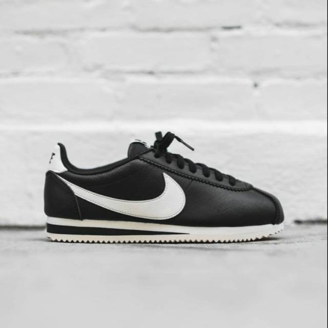 nike cortez classic black and white