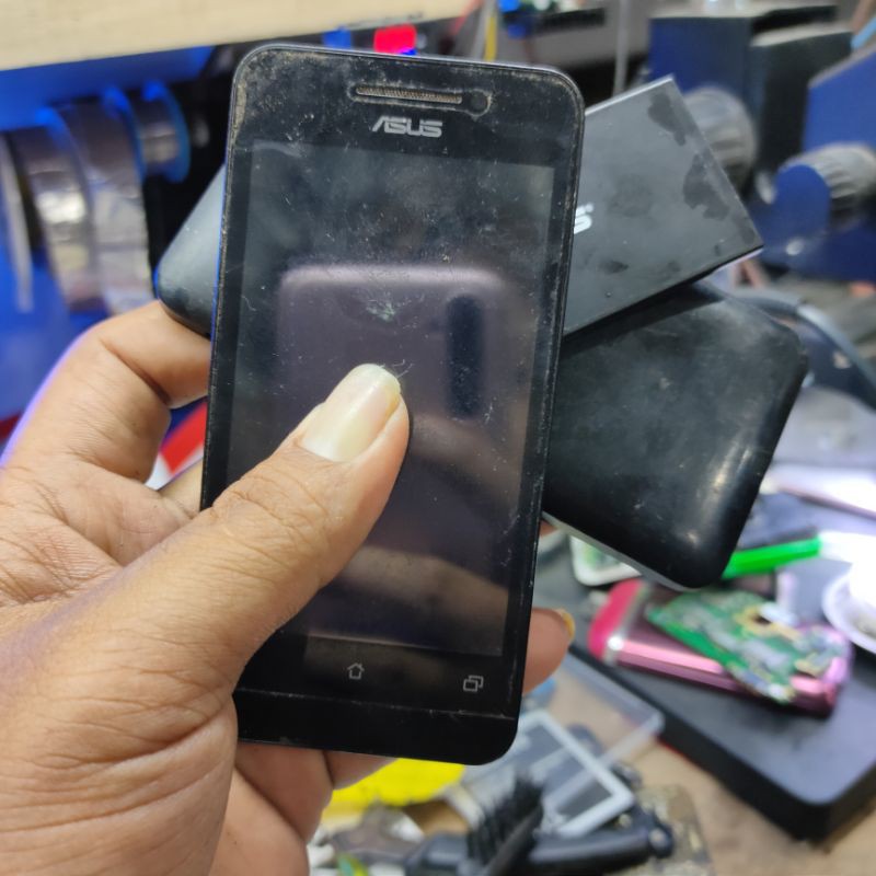 hp minus asus Zenfone 4 segel