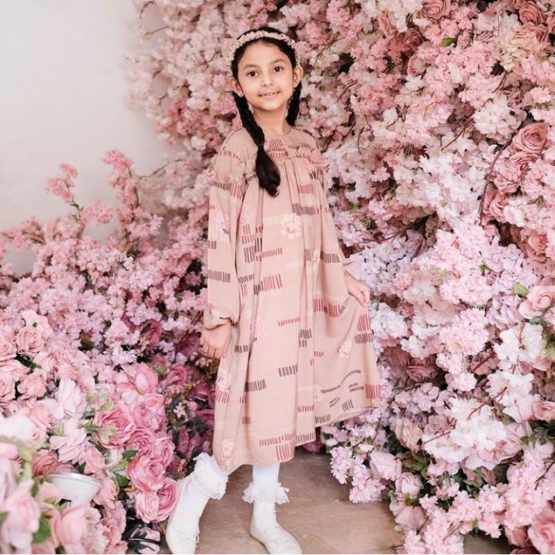 lotus girl vanilla hijab official
