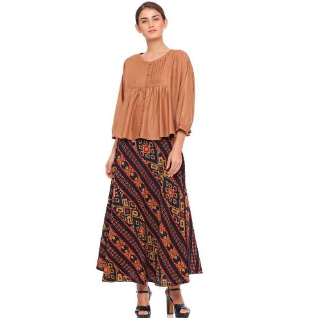 STELAN BLOUSE  DAN ROK PAYUNG TENUN IKAT ETHNIC TRADISIONAL ASLI SUMBA MAUMERE NTT LOMBOK JEPARA