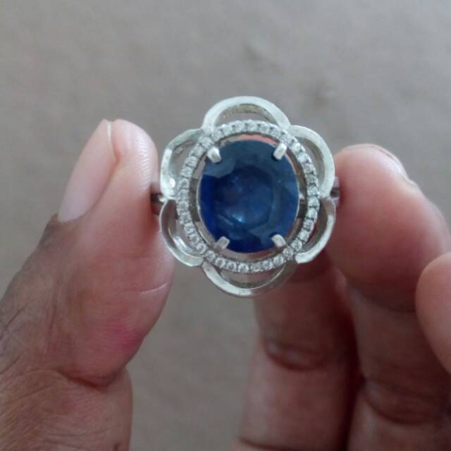 Cincin blue sapphire
