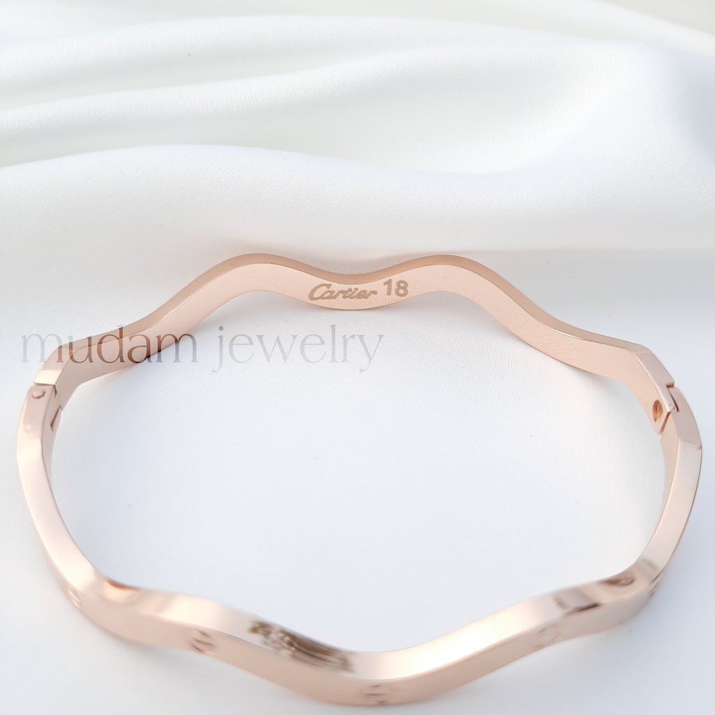 Gelang Bangle Titanium Untuk Wanita dan Pria C4rtier Polos Bentuk Gelombang