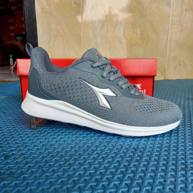 DIADORA TRISTAN original size 37