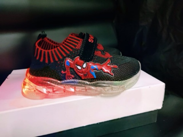 2020 Yang baru sepatu lampu kaos kaki menyenangkan Kartun sport impor