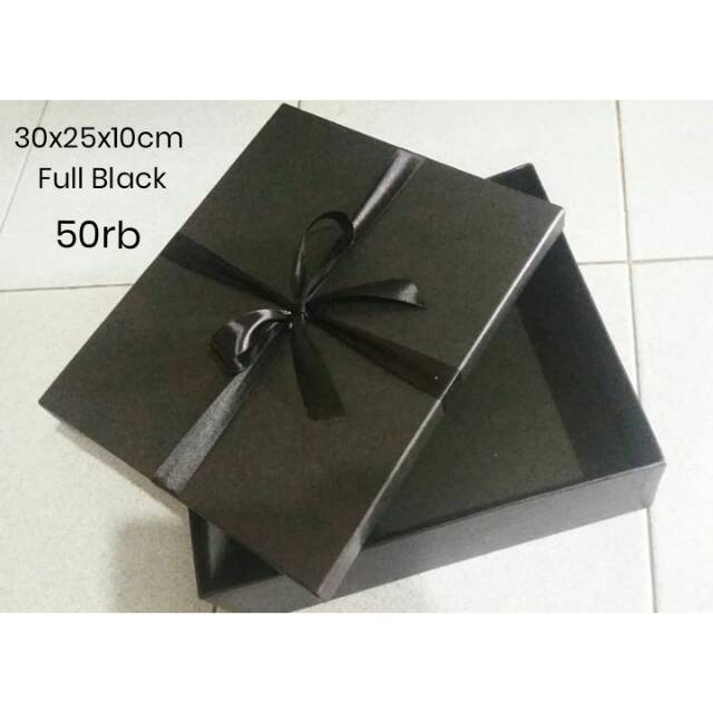 

Kotak kado / giftbox 30x25x10 cm