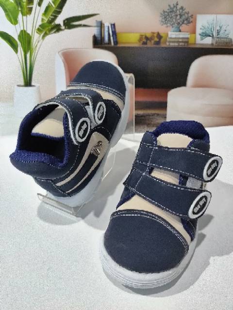 SEPATU BABY BOOT TERLARIS