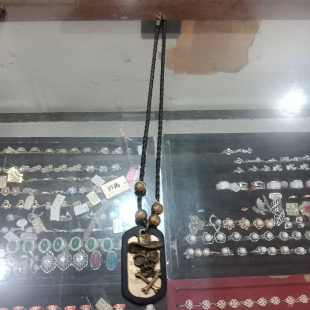 Kalung Liontin Kulit Asli Black Bakaran