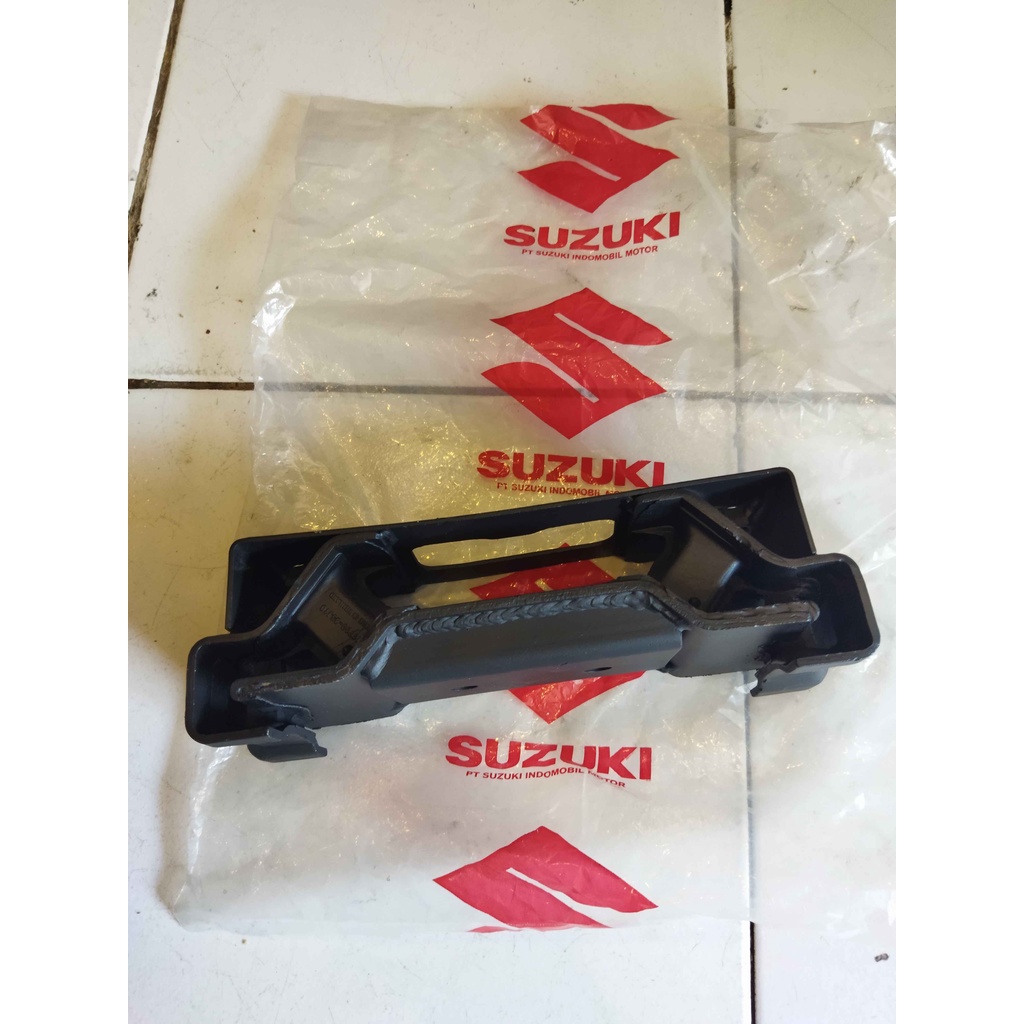 Engine Transmisi Mounting Belakang Suzuki Grand Vitara 2.0 2.4