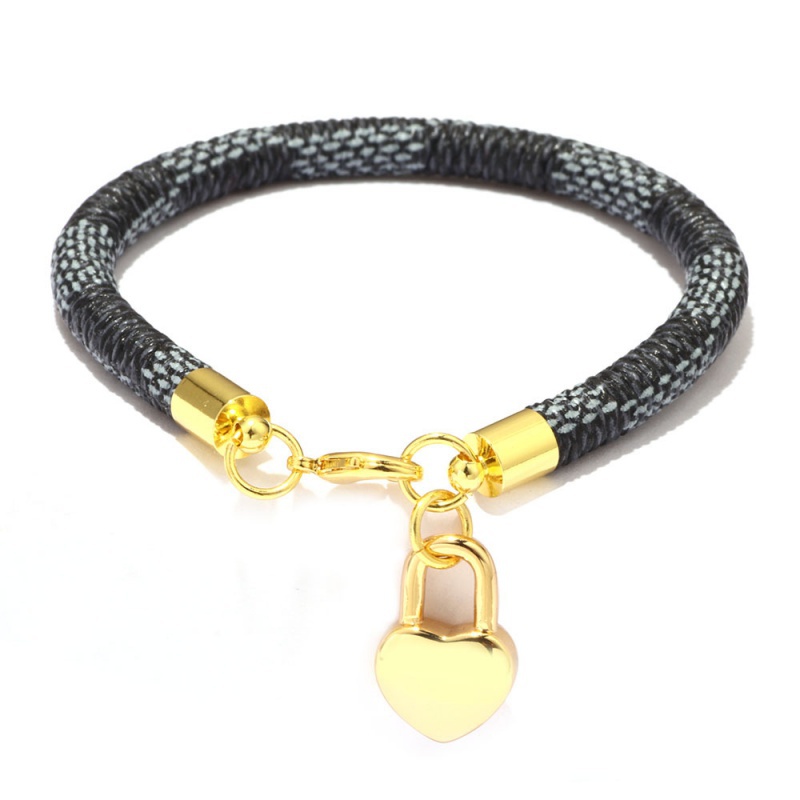 Gelang Bahan Kulit Stainless Steel Aksen Hati Untuk Wanita