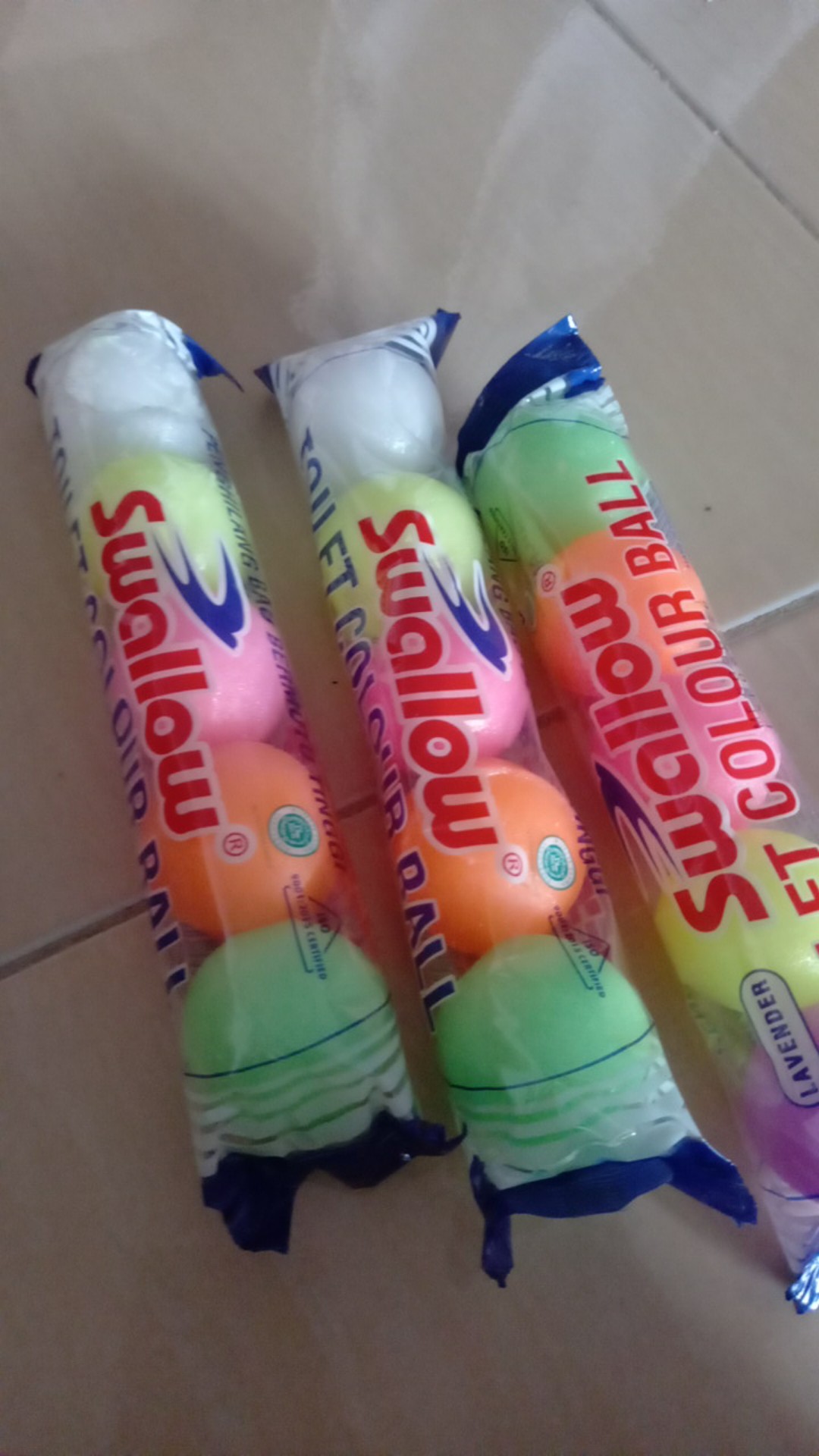 Swallow Kamper Toilet Kapur Barus Toilet Isi 5 Colour Ball/ Putih