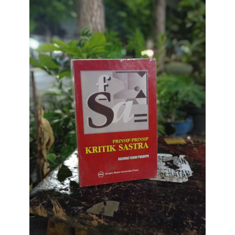 

Prinsip-prinsip kritik sastra by rachmat djoko pradopo