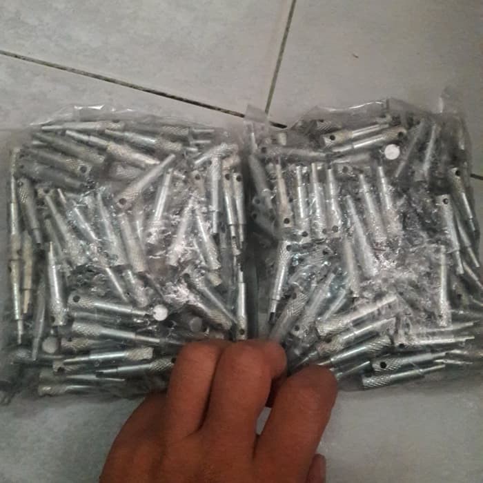 Kunci pembuka pentil ban , alat buka pentil ban , bukaan tutup pentil