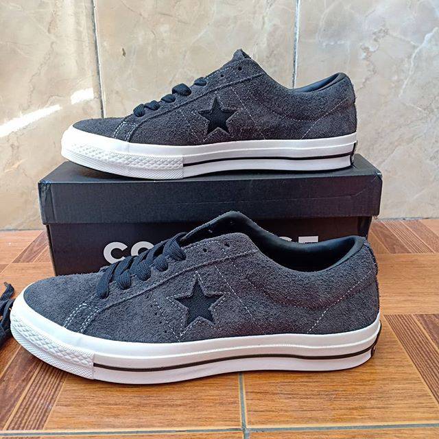 Converse One Star Dark Black Black Almost forty five years