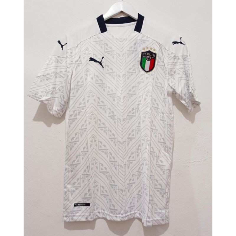 Jersey timnas Italia 2020