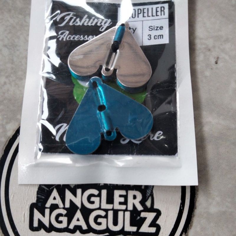 10 pcs propeller buzzbait 3 cm