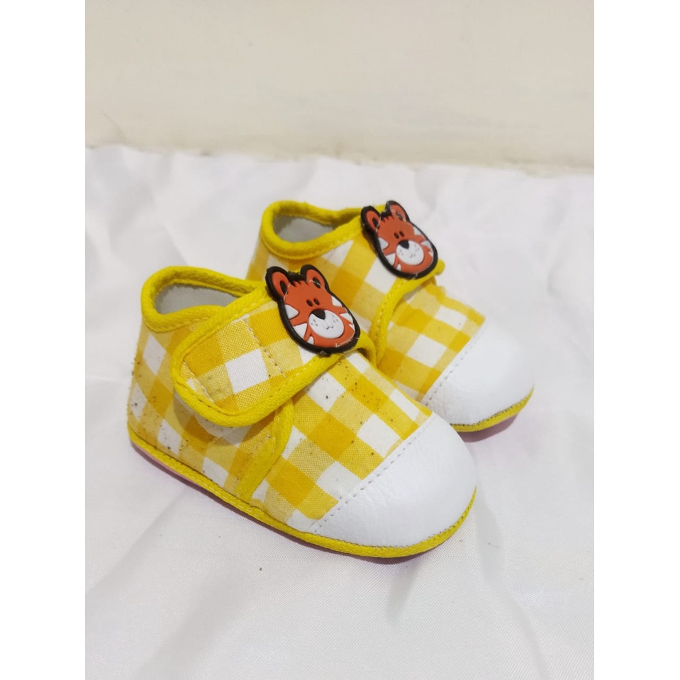 SEPATU BAYI PREWALKERS KOTAK-KOTAK U 1-13 BLN